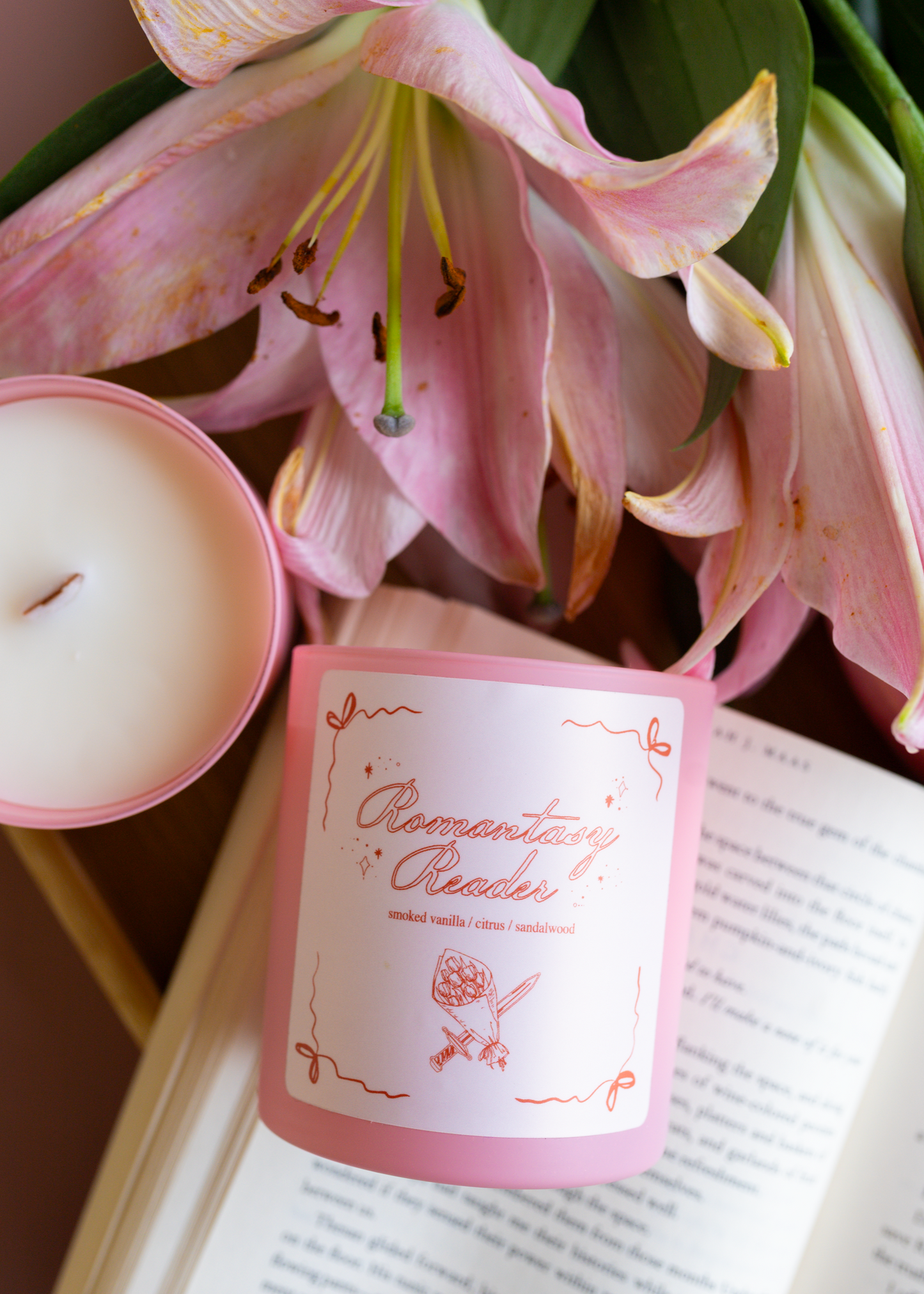 romantasy reader candle