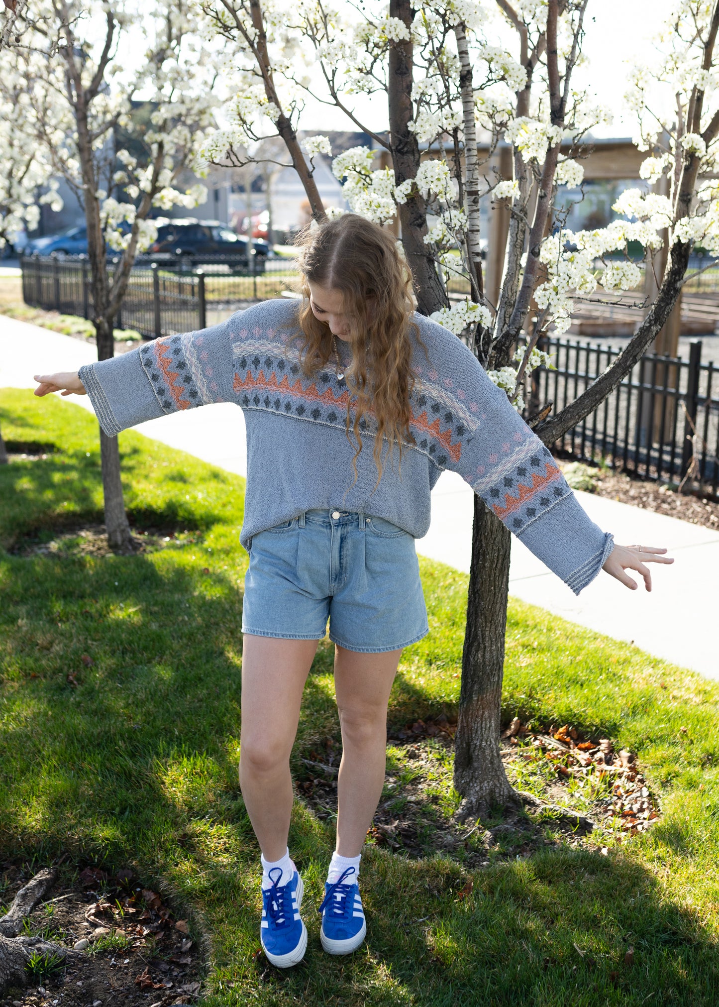 drawing hearts in the byline shorts