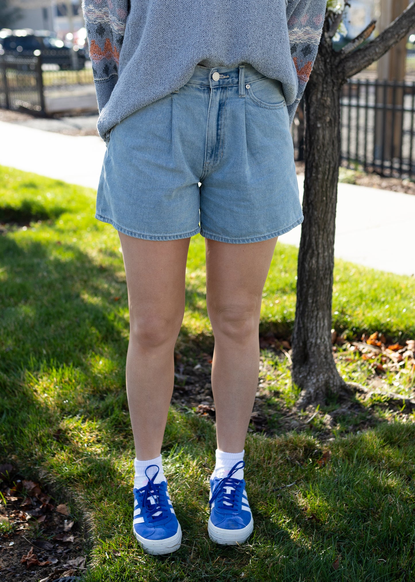 drawing hearts in the byline shorts