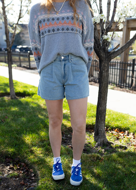 drawing hearts in the byline shorts