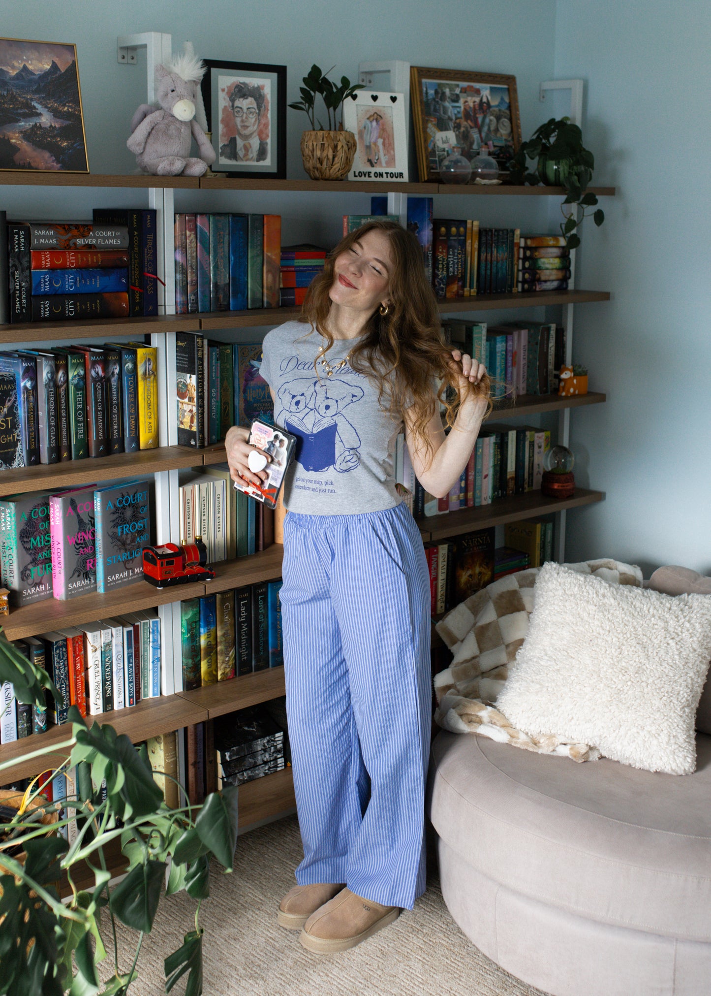 turning pages pants in denim blue