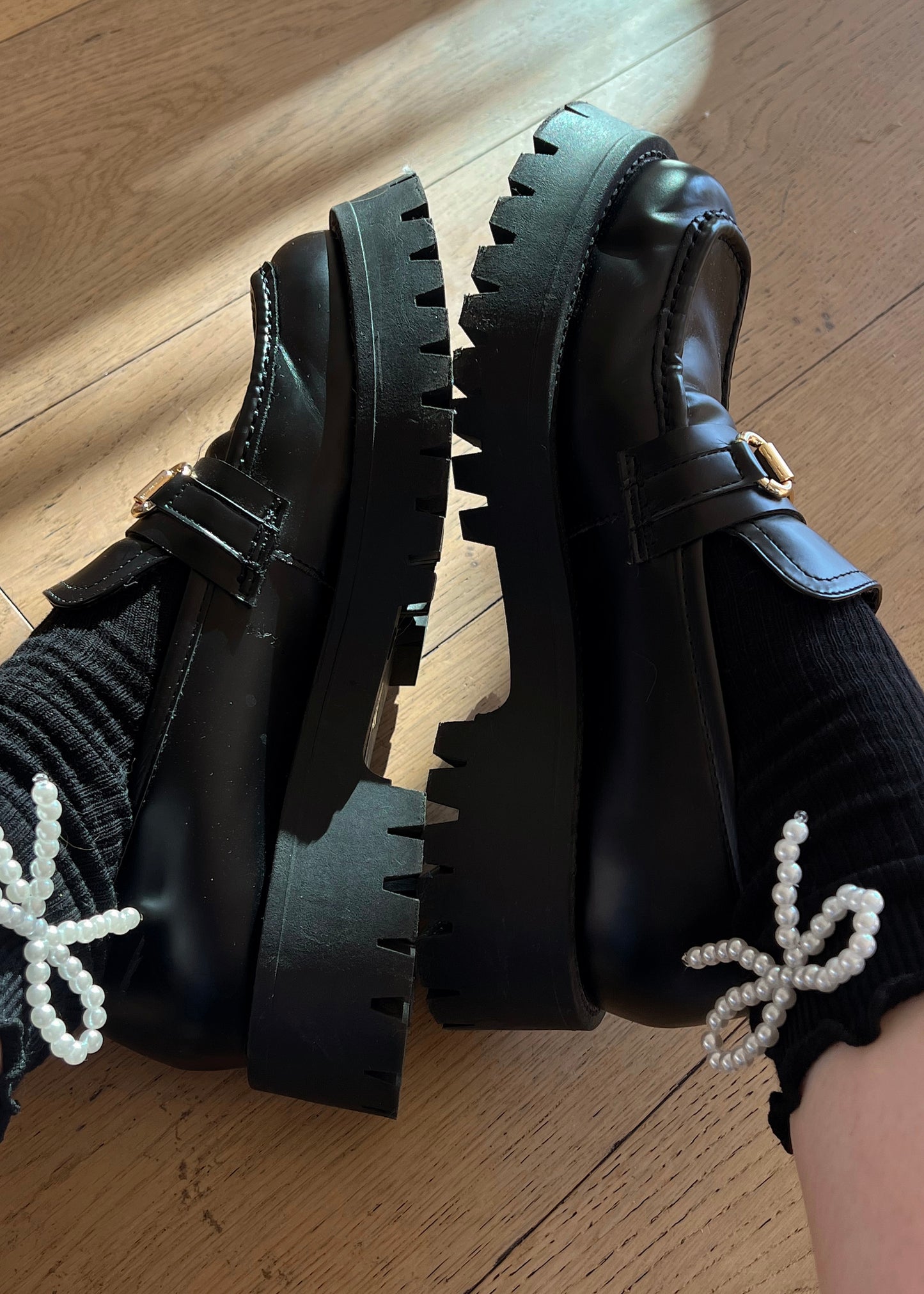 new years day bow socks