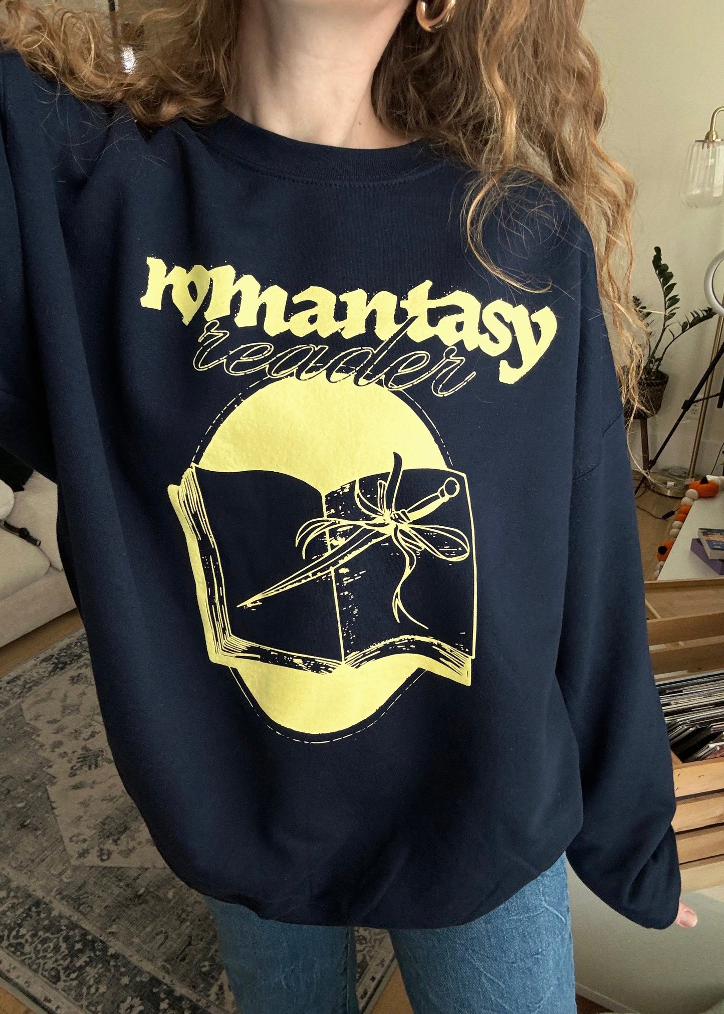 romantasy reader crewneck
