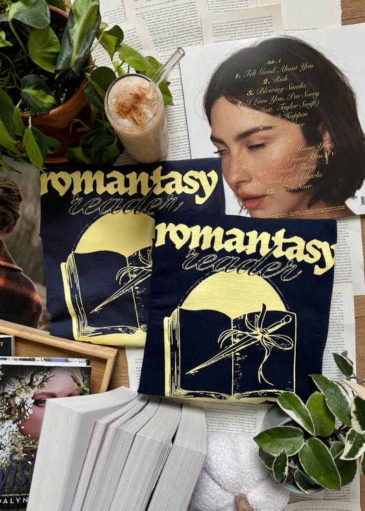 romantasy reader tee