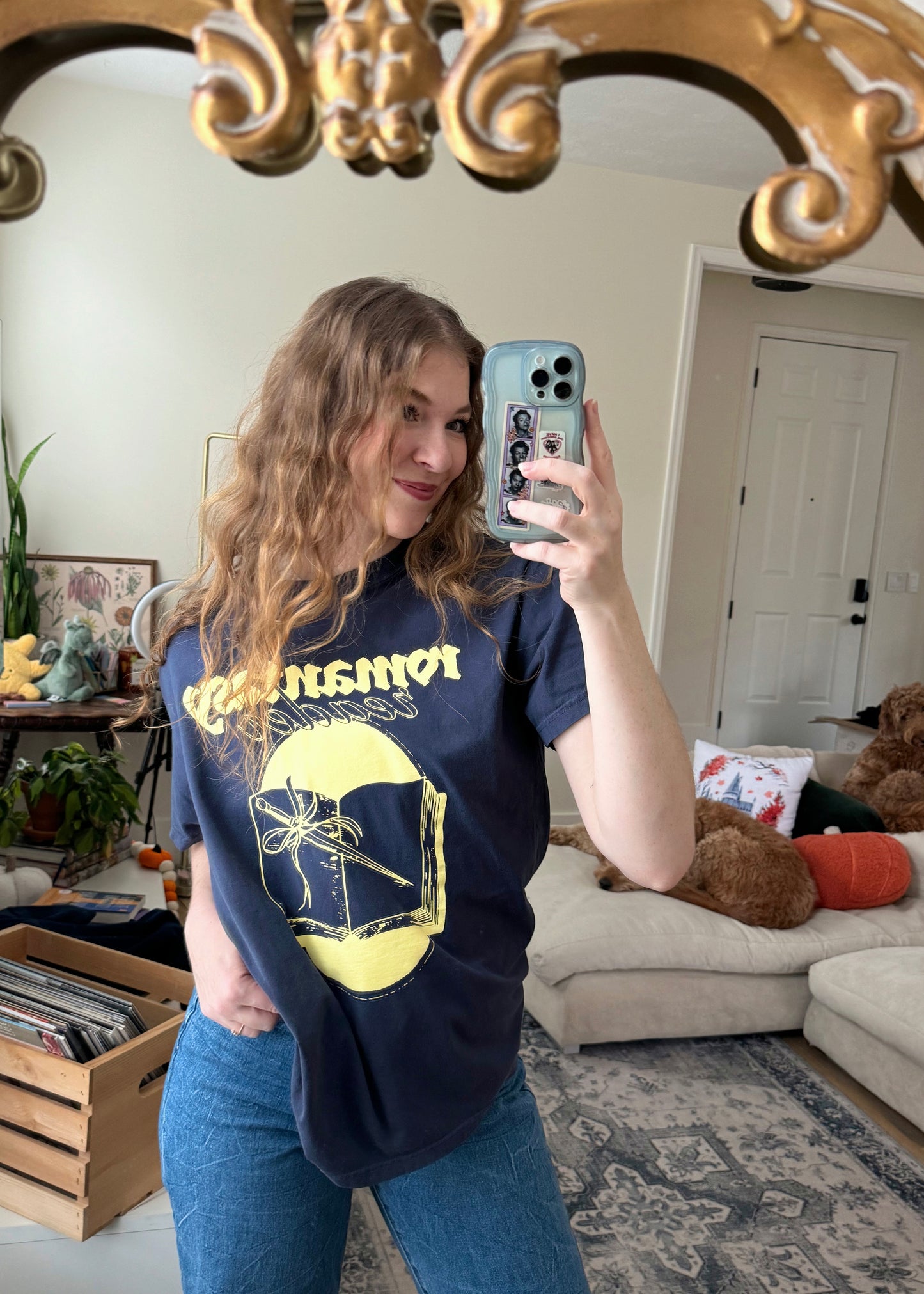 romantasy reader tee