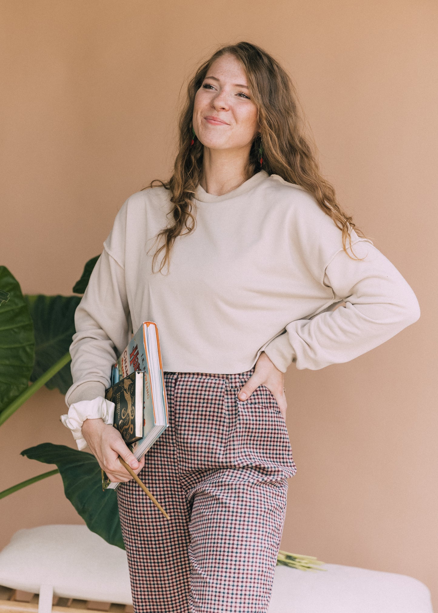 ginny's cropped sweater in oat
