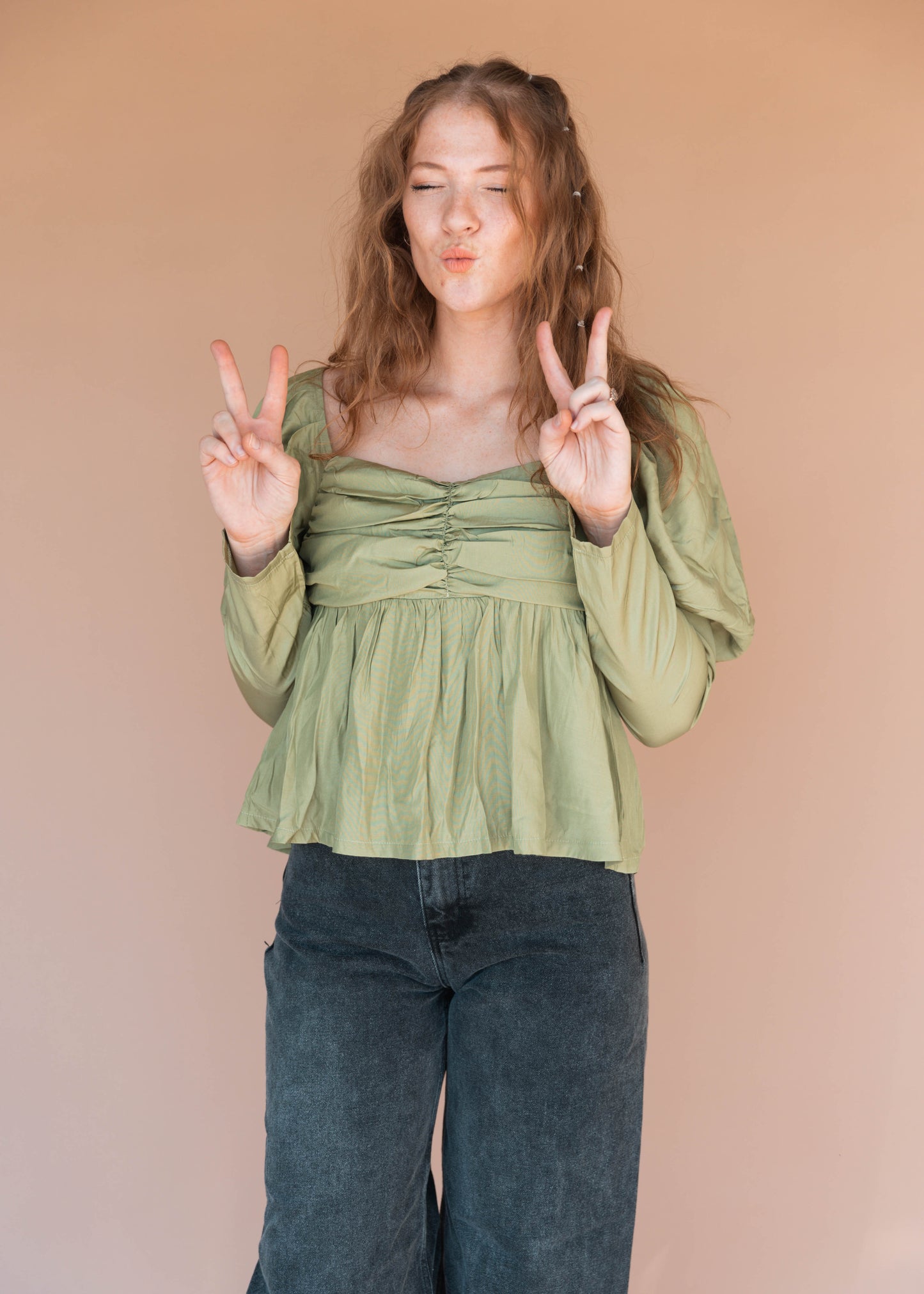 kiwi puff sleeve top