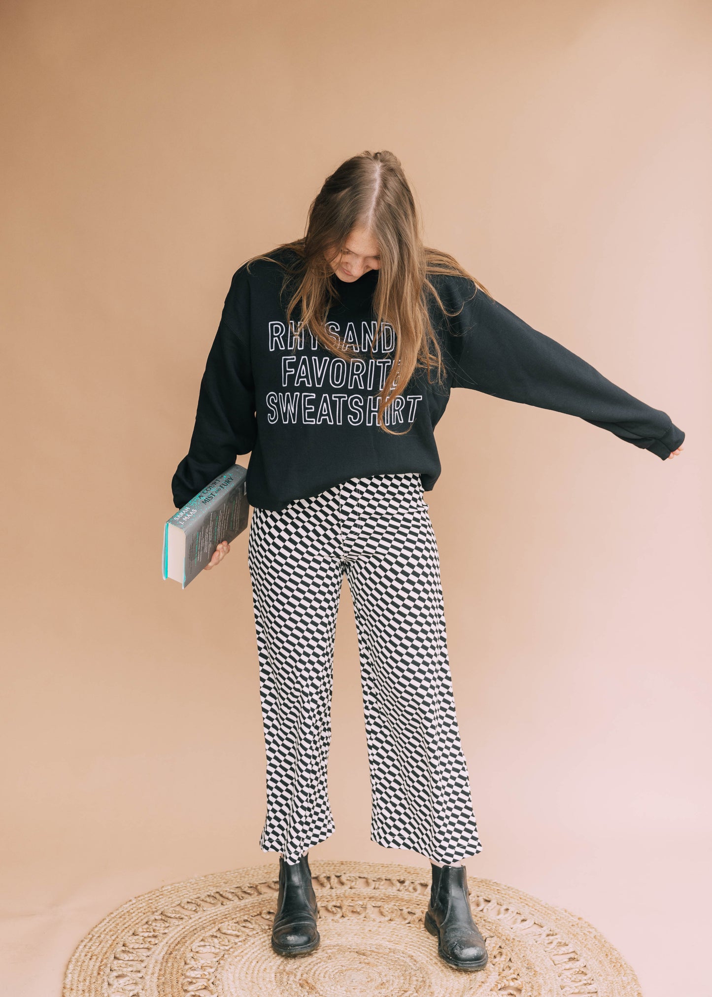 rhysand's favorite sweatshirt