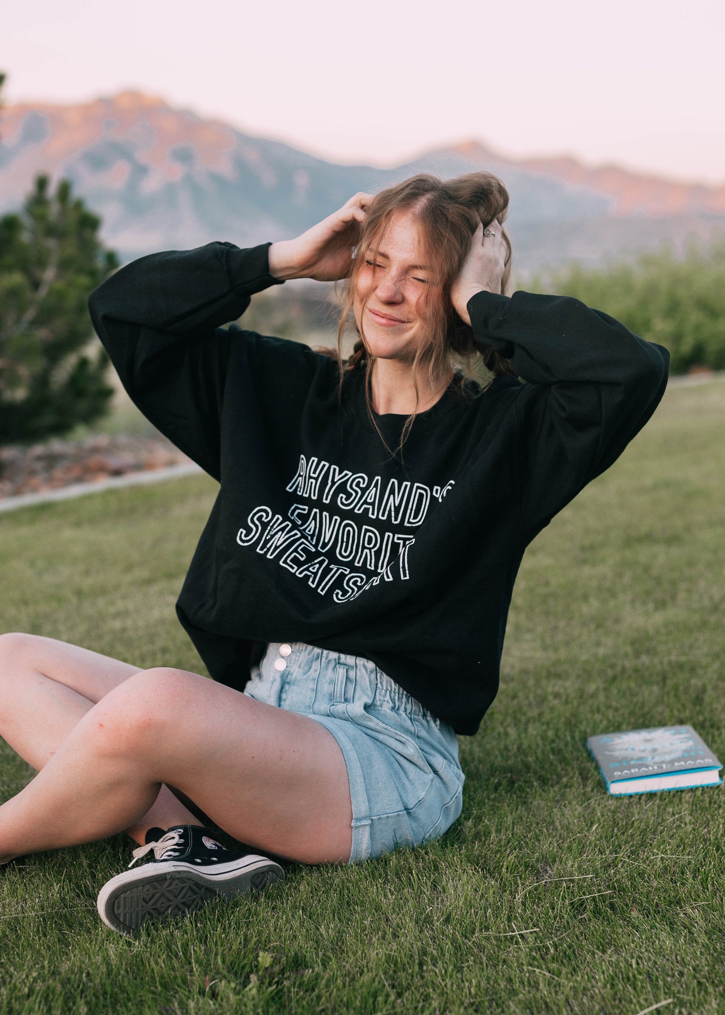 rhysand's favorite sweatshirt