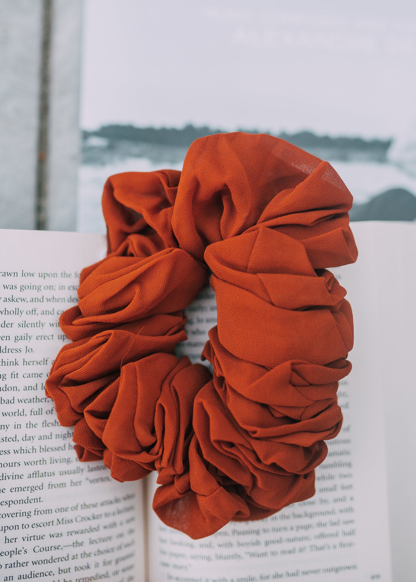 fresh start oversized scrunchie in brick (jo)