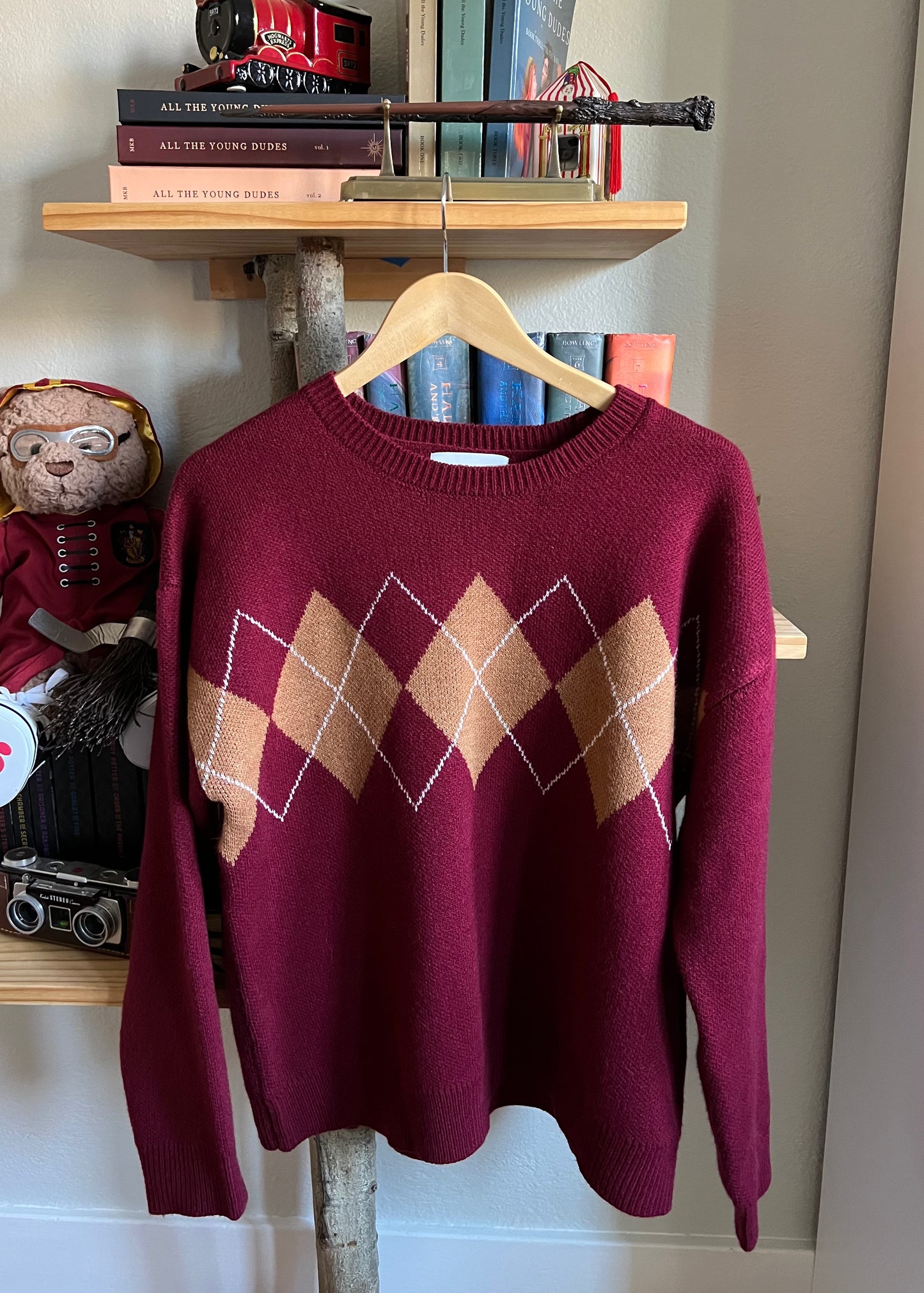 the sorting hat sweater in red & gold