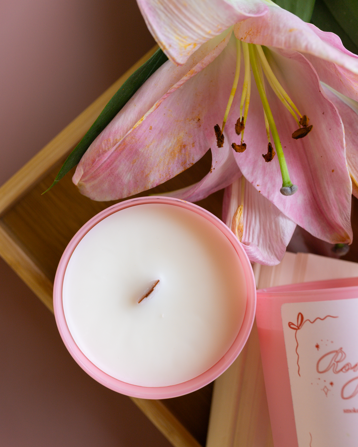 romantasy reader candle