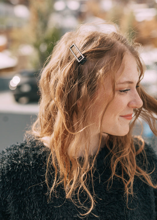 high lady hair clips in black